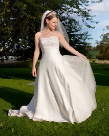 Elizabeth Smith Bespoke Gowns and Exclusive colllection of gown designs